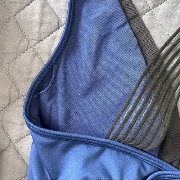 VS Sport Blue and Black V-Neck Sports Bra Size XS - Picture 8 of 9